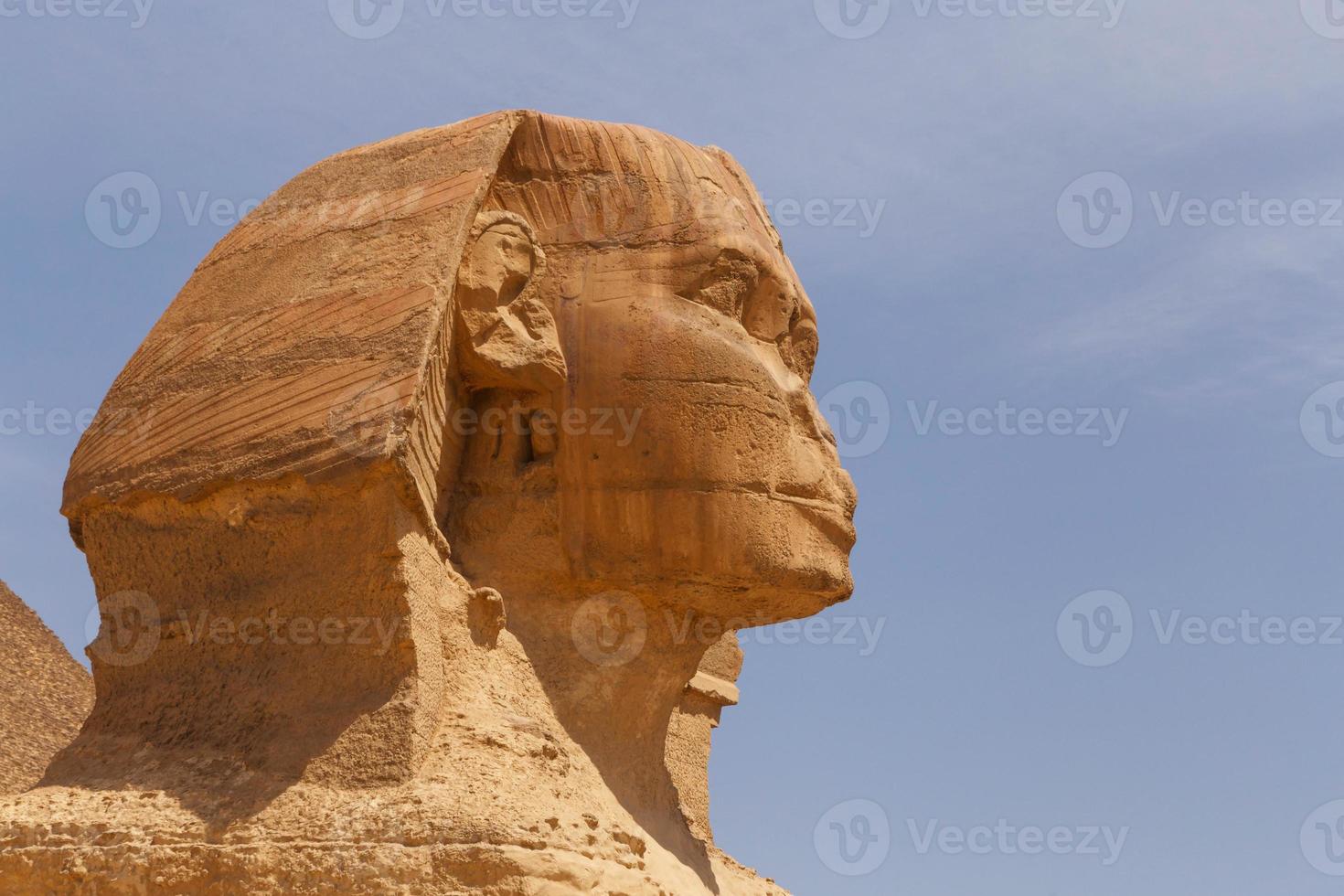 bra sfinx i giza mot blå himmel, egypten foto
