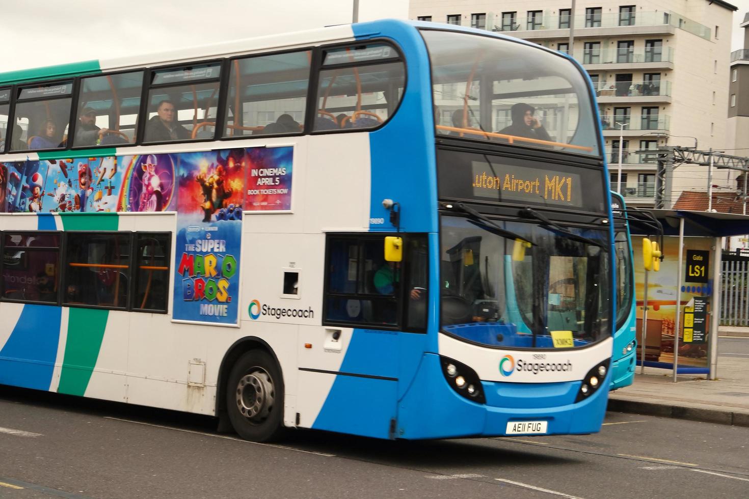 låg vinkel se av stadens centrum stad Centrum av brittiskt stad London luton stad av England Storbritannien. de bild var fångad på central luton stad under en kall och molnig kväll av 01 april 2023 foto