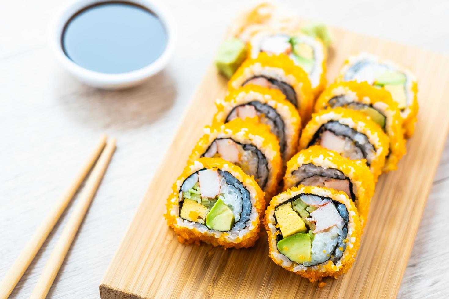 california maki rullar sushi foto