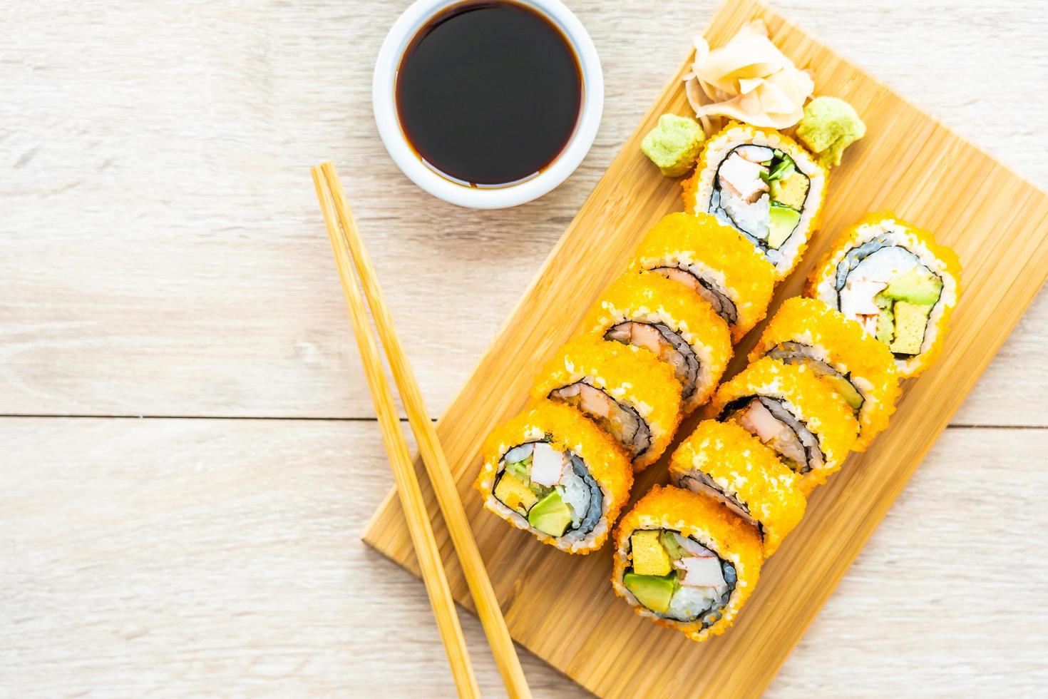 california maki rullar sushi foto