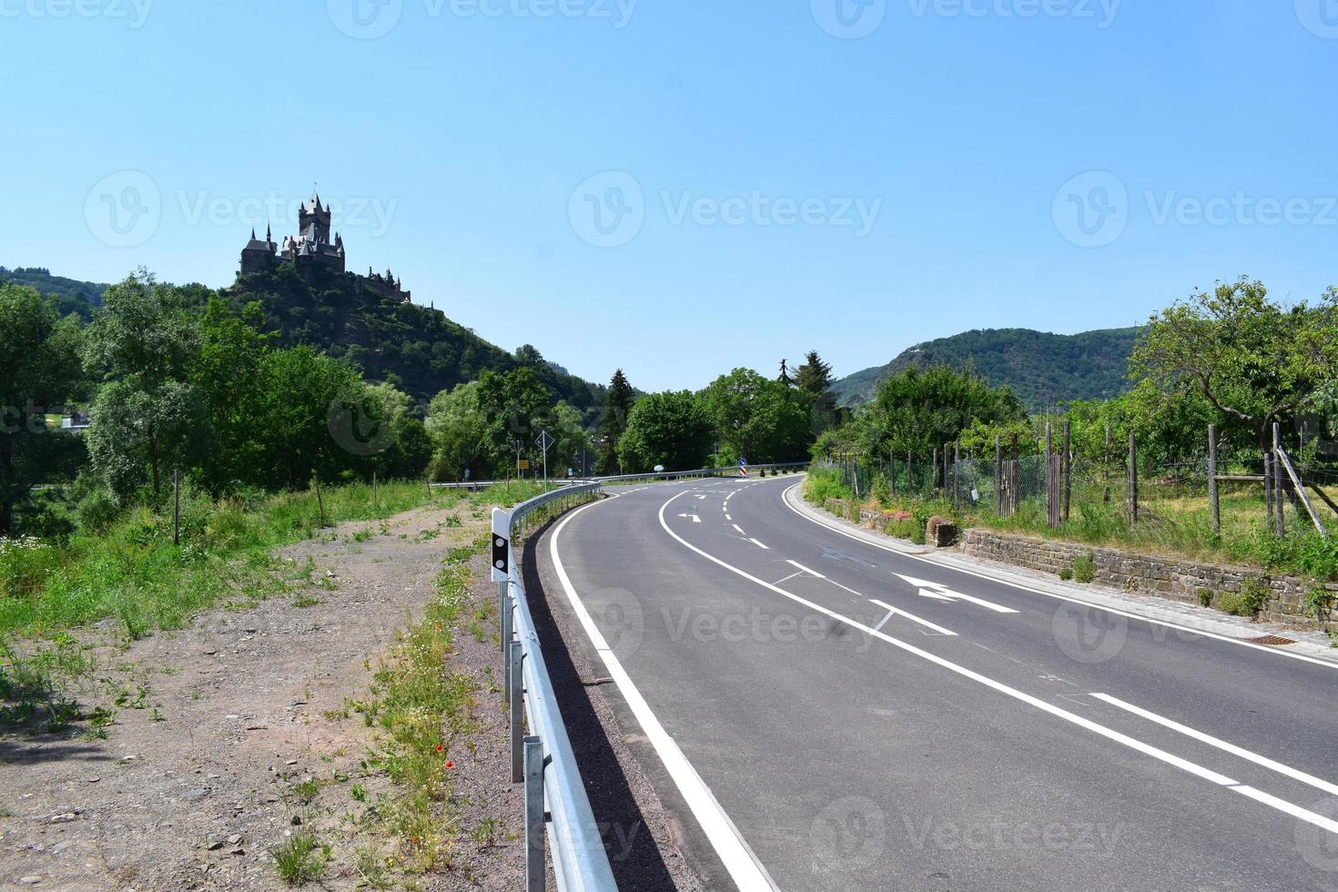 väg in i cochem i mosel dal foto