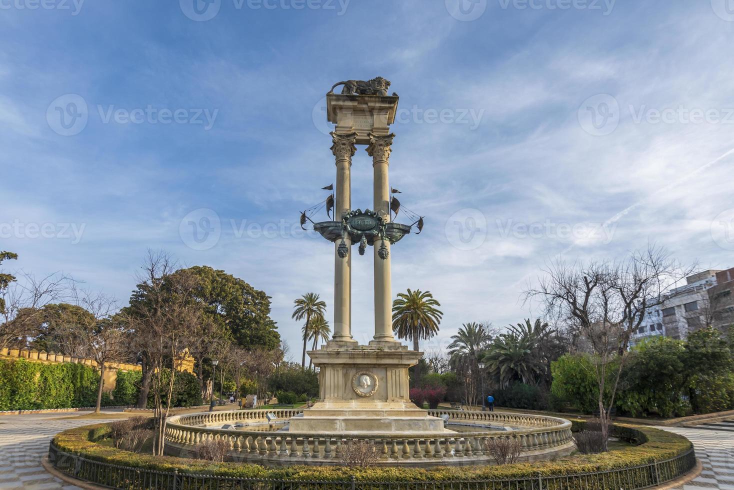 annorlunda vinklar från sevilla och dess gator, ett av de största städer av andalusien med dess underbar historisk strukturera foto