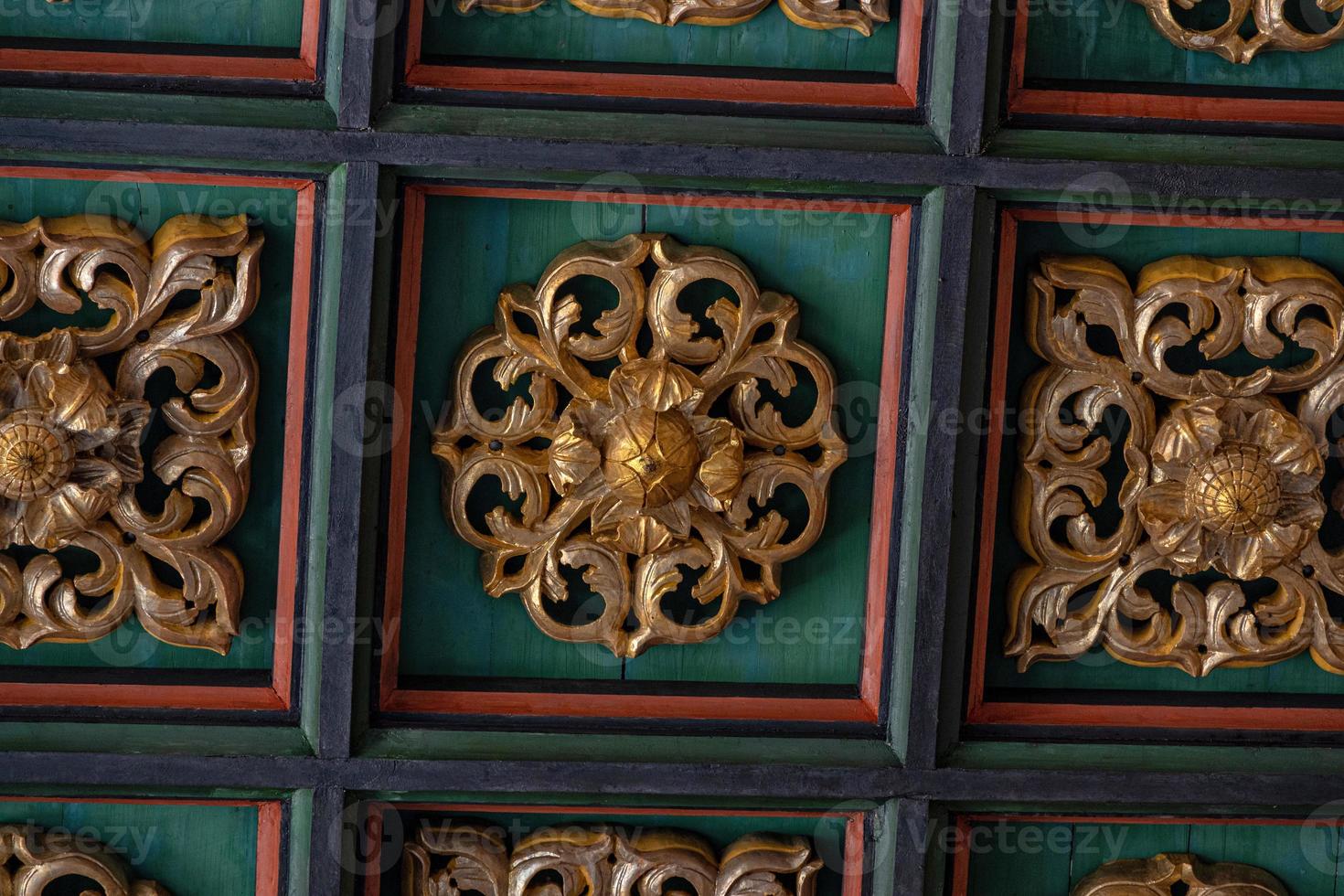 gammal historisk ornament på de wawel kunglig slott i Krakow, polen foto