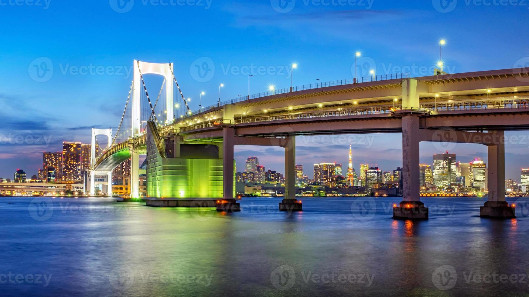 panoramautsikt över Tokyo skyline på kvällen. Tokyo City, Japan. foto