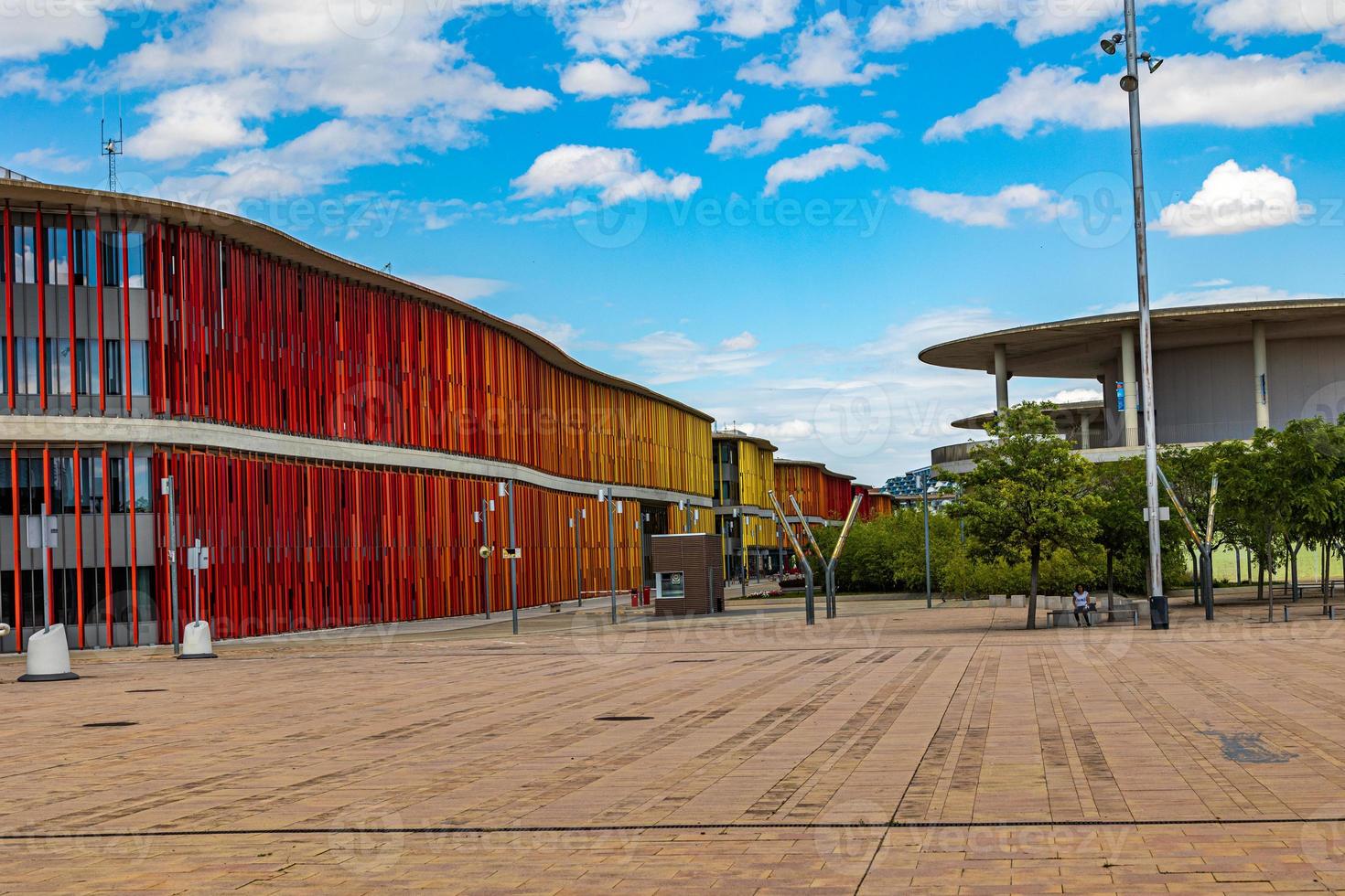 landskap från zaragoza expo i Spanien med modern arkitektur foto