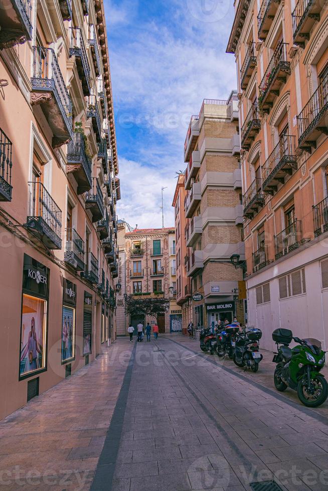 gator i de historisk gammal stad av zaragoza, Spanien foto