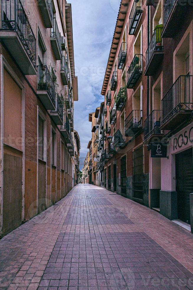 gator i de historisk gammal stad av zaragoza, Spanien foto