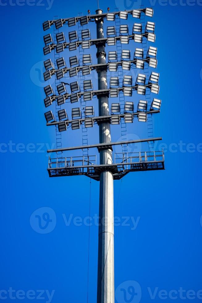 cricket stadion översvämning lampor poler på delhi, Indien, cricket stadion lampor foto