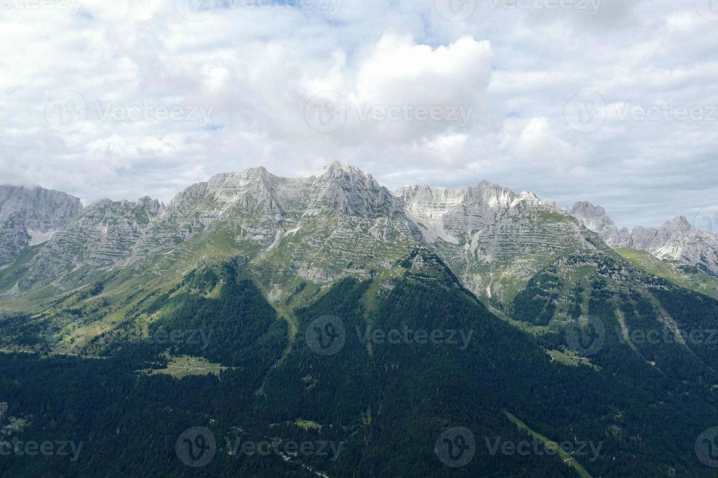 naturskön bergsutsikt foto