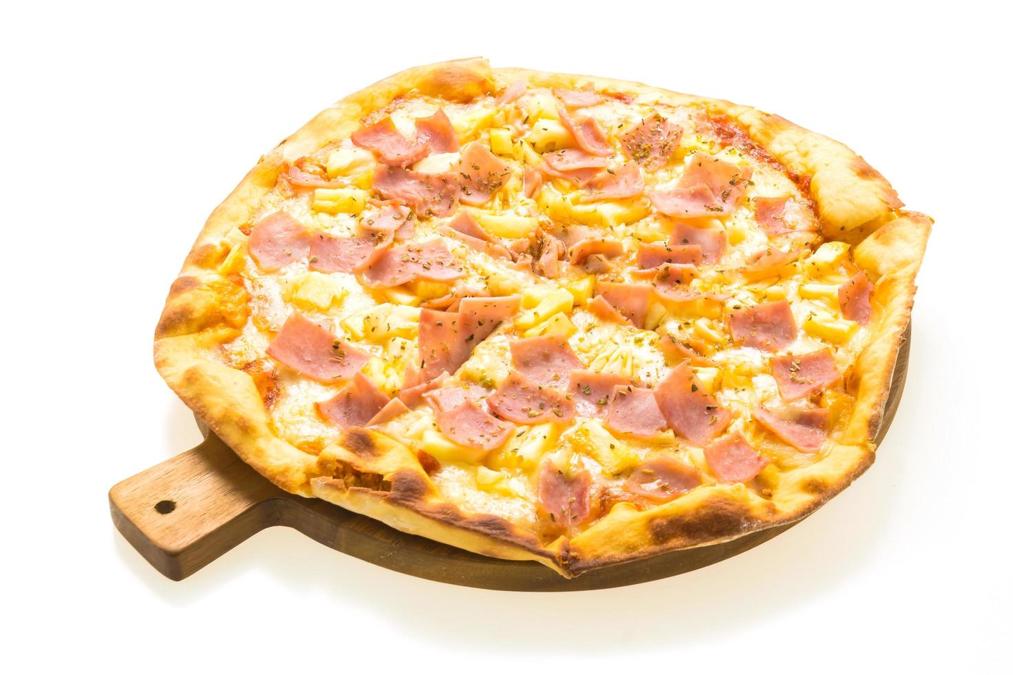 hawaiiansk pizza på träbricka foto