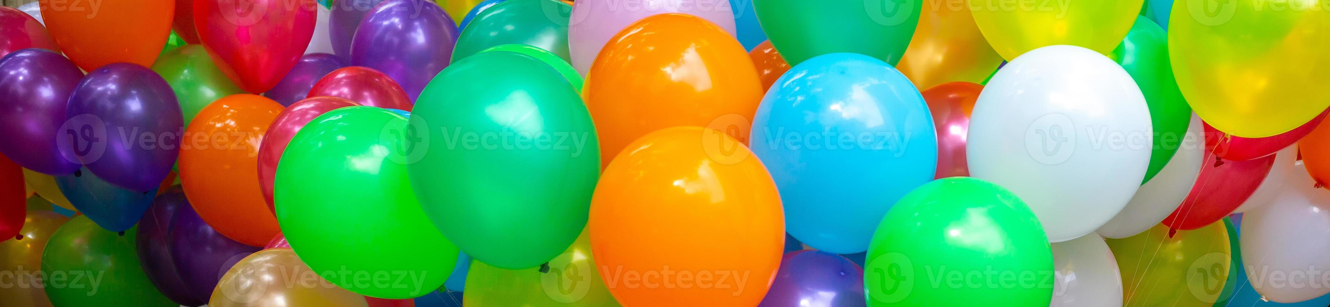 färgrik gasfylld ballonger närbild och panorama- vyer. foto
