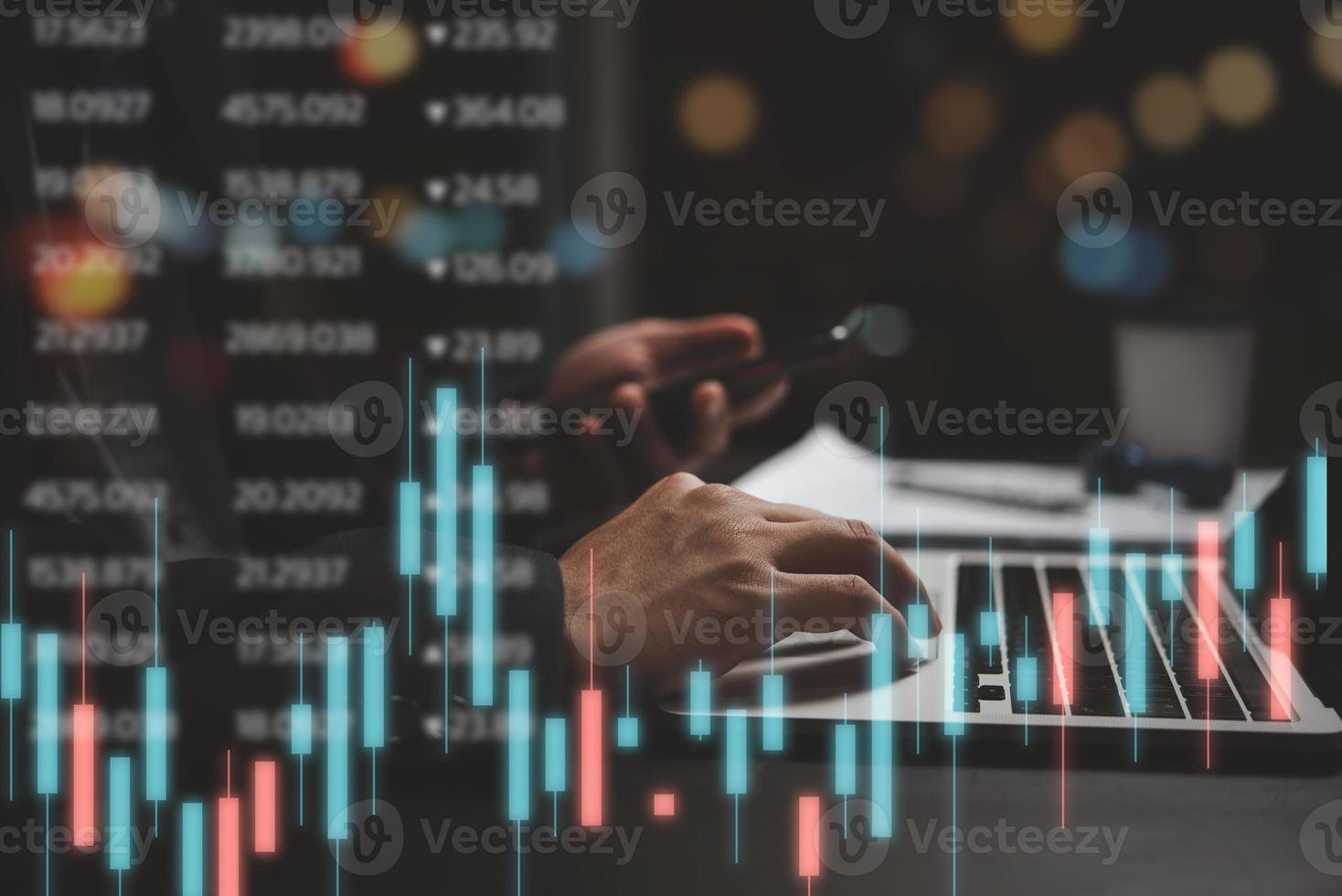 stock marknadsföra Graf och indikator, ljusstake Diagram och stock handel dator skärm.affär finansiell investering utbyta och forex begrepp. foto