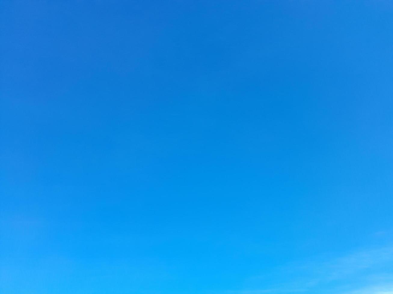 blå himmel bakgrund mall. natur begrepp. foto