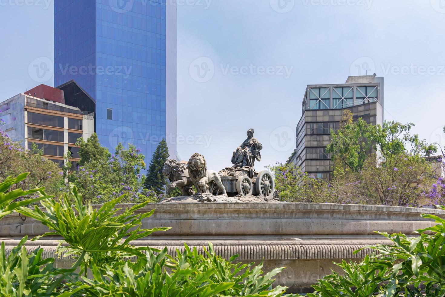 de cibeles fontän i mexico stad är ett exakt kopia av de cibeles fontän den där är belägen i de torg de cibeles i madrid, Spanien foto