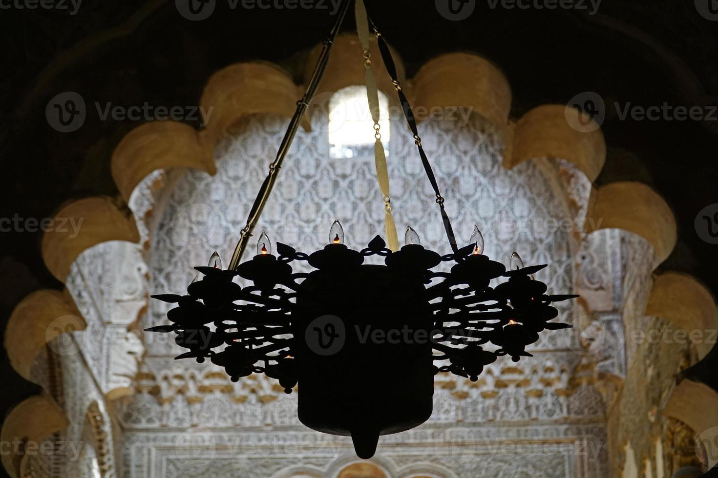 lampa i moské - katedral av cordoba i Spanien foto