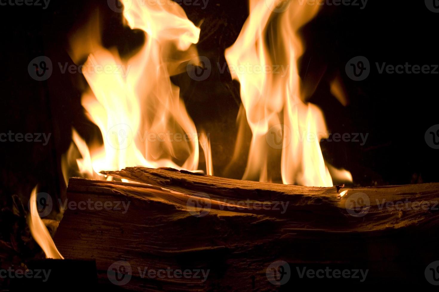 brinnande eld bakgrund foto