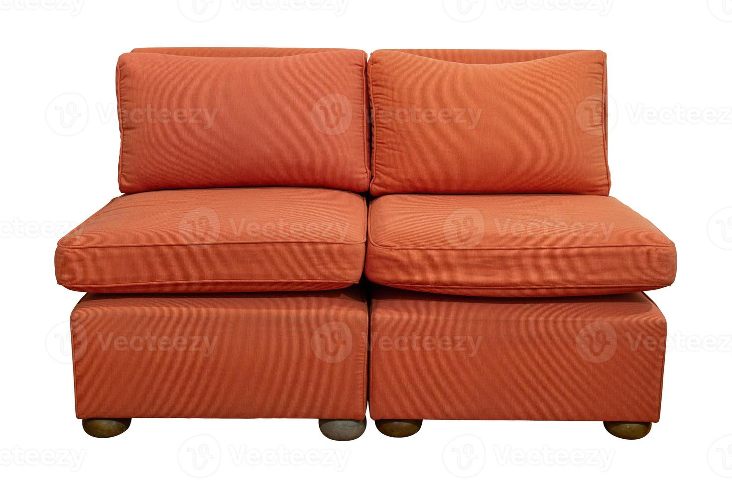 orange soffa möbel med kudde isolerat på vit med klippning väg foto