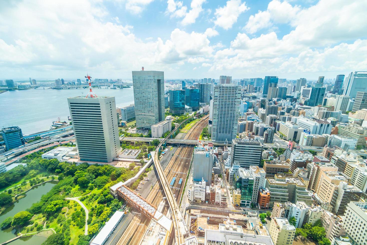 Tokyo stadshorisont i Japan foto
