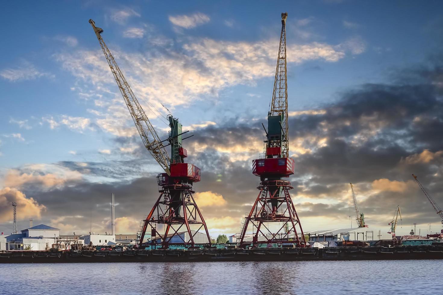 hamn i en stor rysk stad. Kaliningrad, Ryssland foto