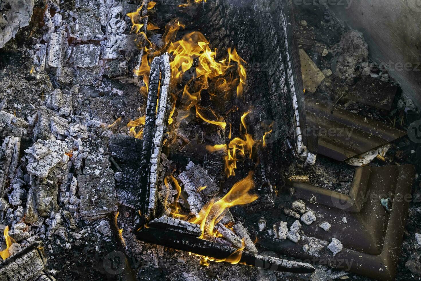 trä brinnande brand foto
