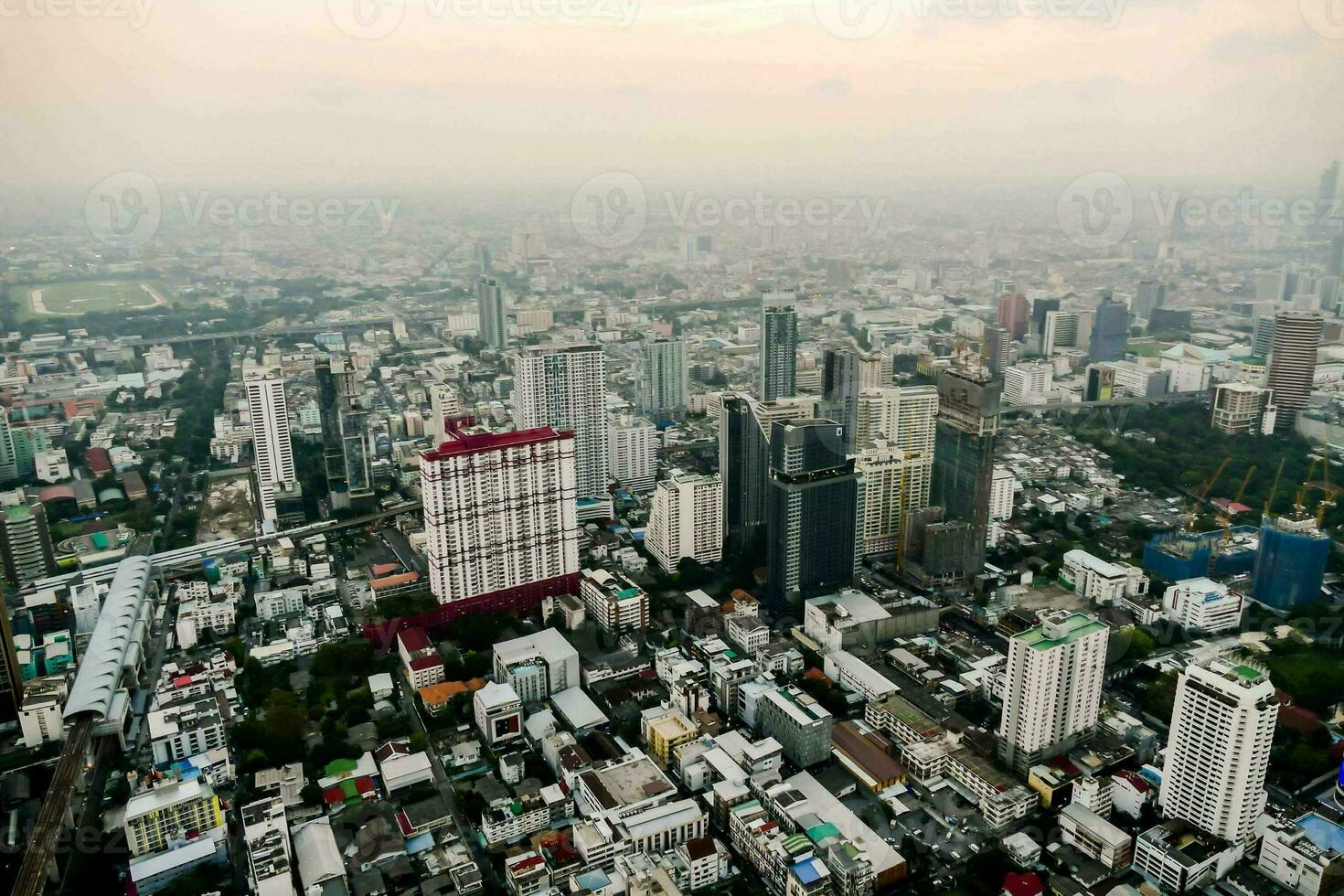 Flygfoto över staden foto