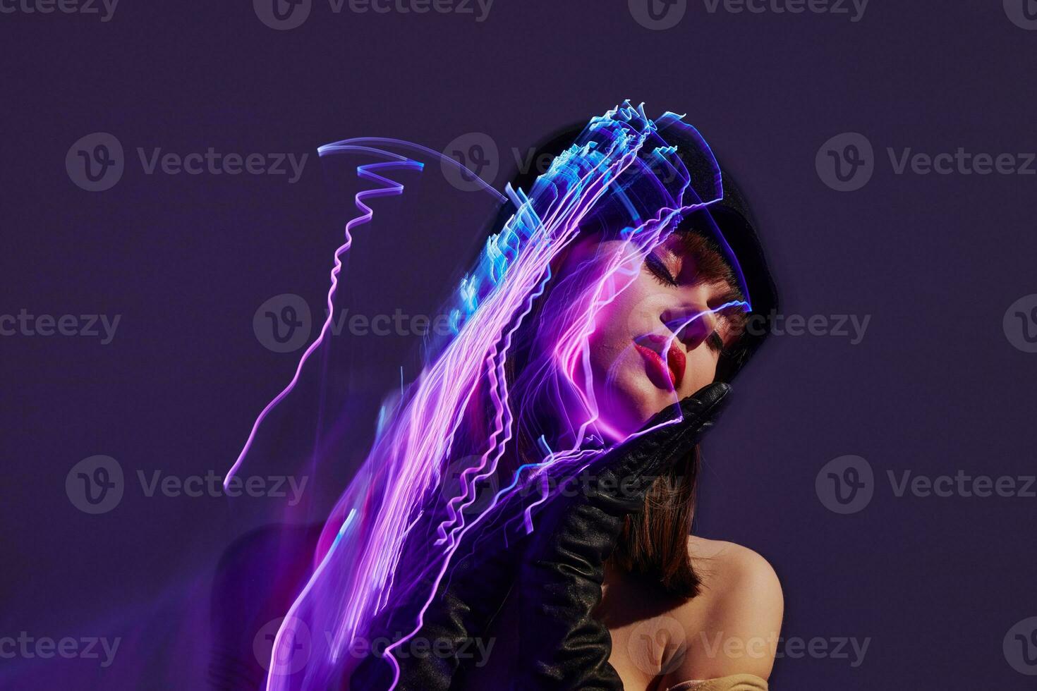skönhet mode kvinna neon rader Framställ modell glamour Färg bakgrund oförändrad foto