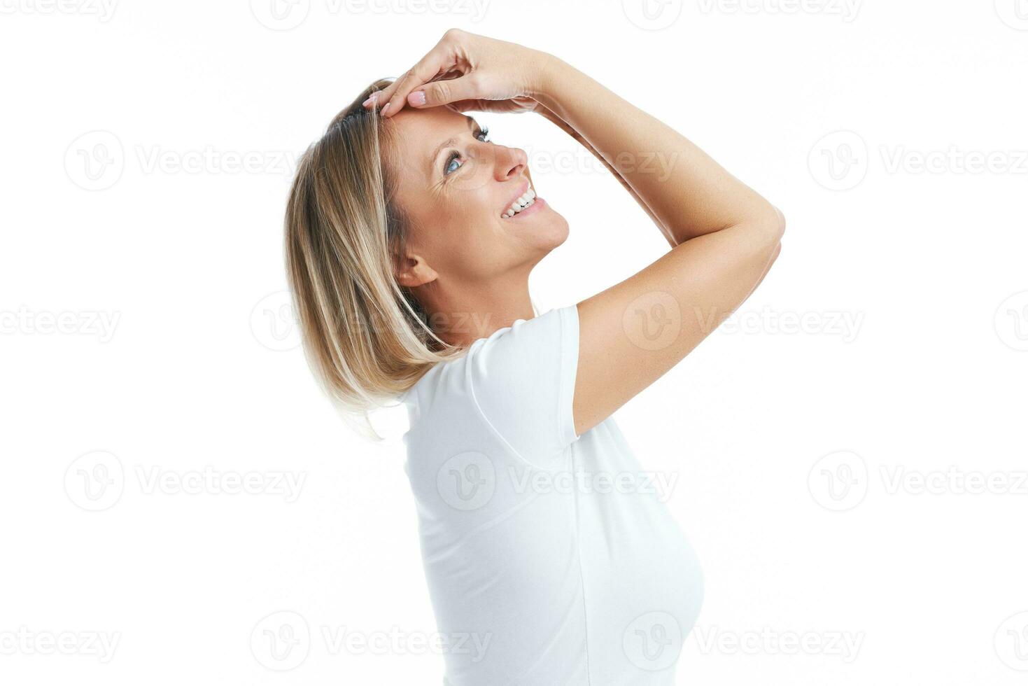 bild av blond kvinna över tillbaka isolerat bakgrund foto
