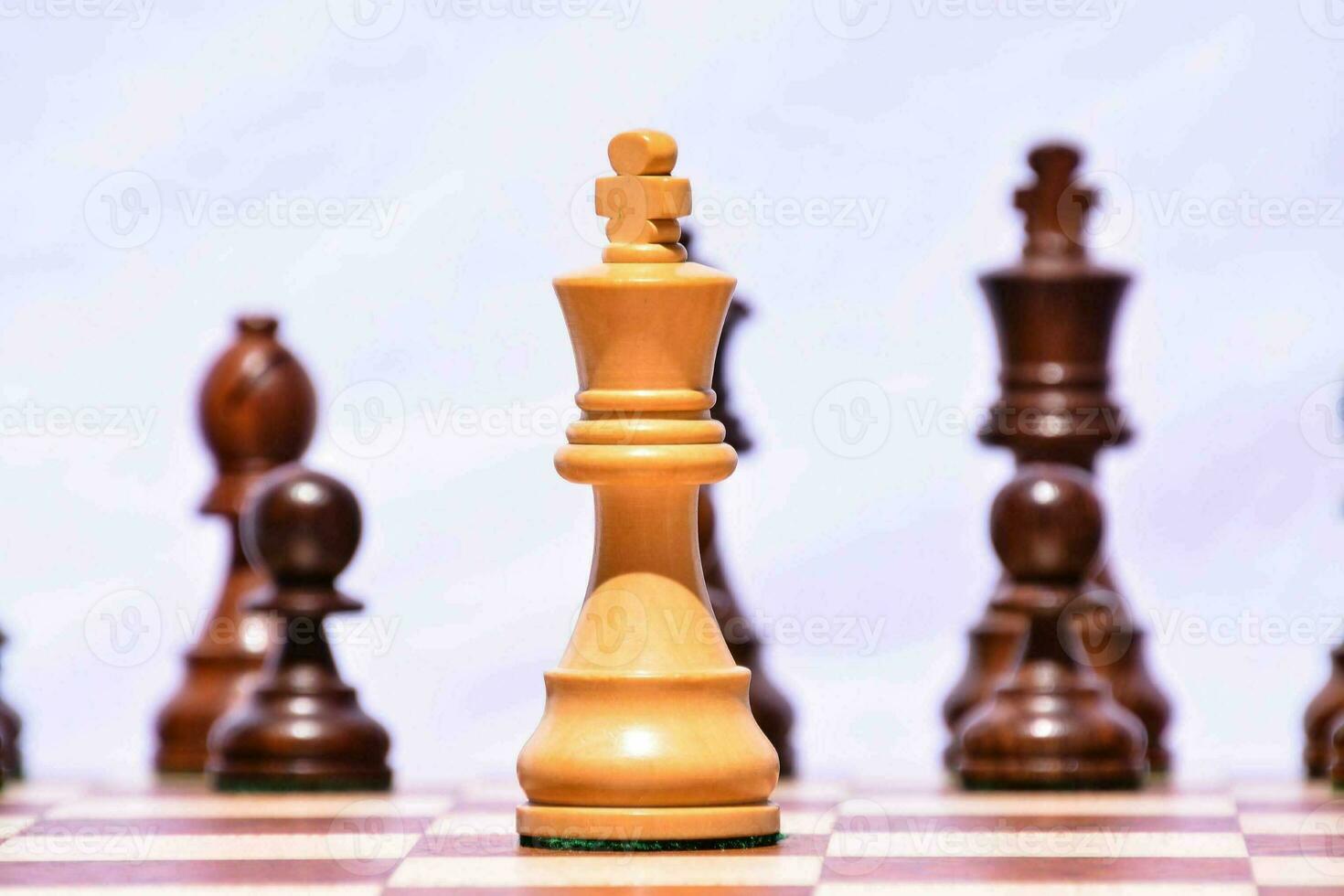 tabell och schack bitar foto