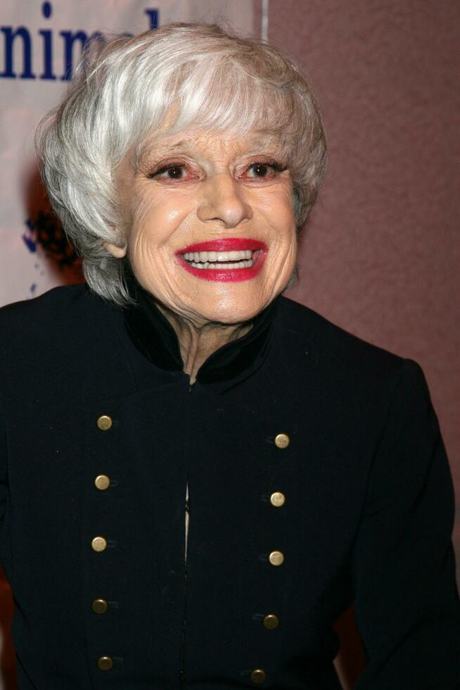 Carol channingarriving på de aktörer andra för djur steka av Carol channing på de universell hilton hotell i los angeles ca på november 15 20082008 foto