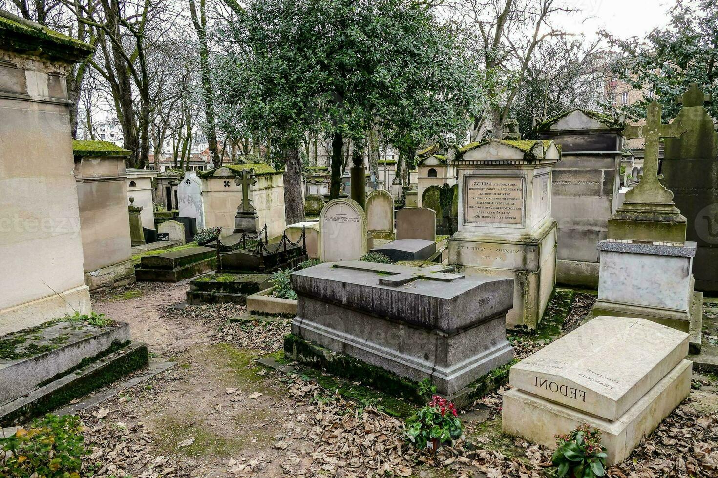 en kyrkogård i paris foto