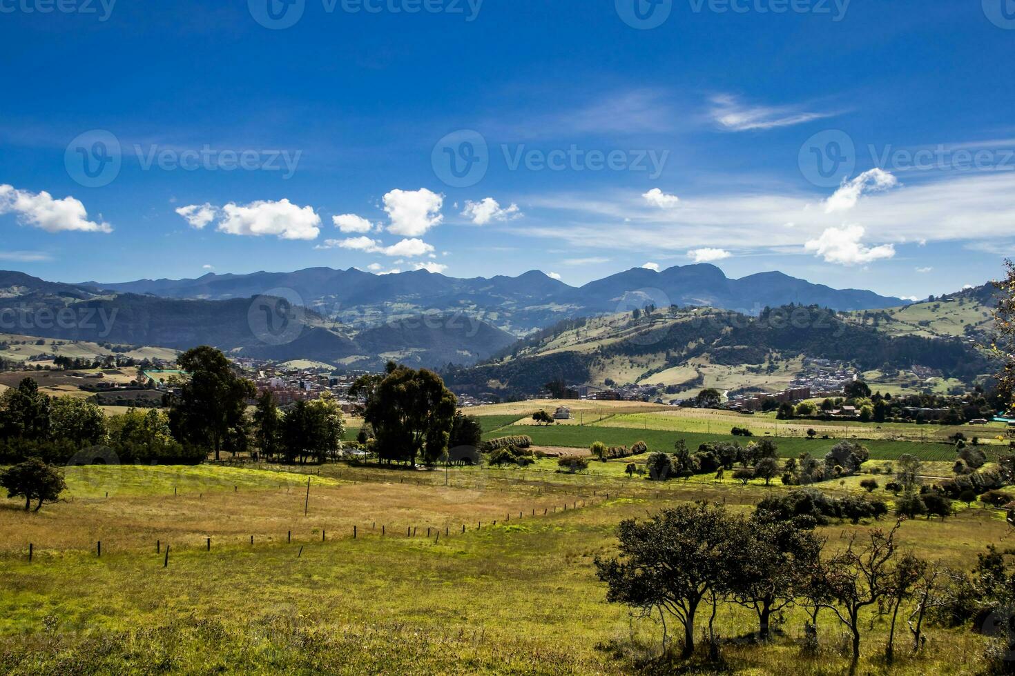 se av de skön bergen av de kommun av la calera belägen på de östra intervall av de colombianska andes foto