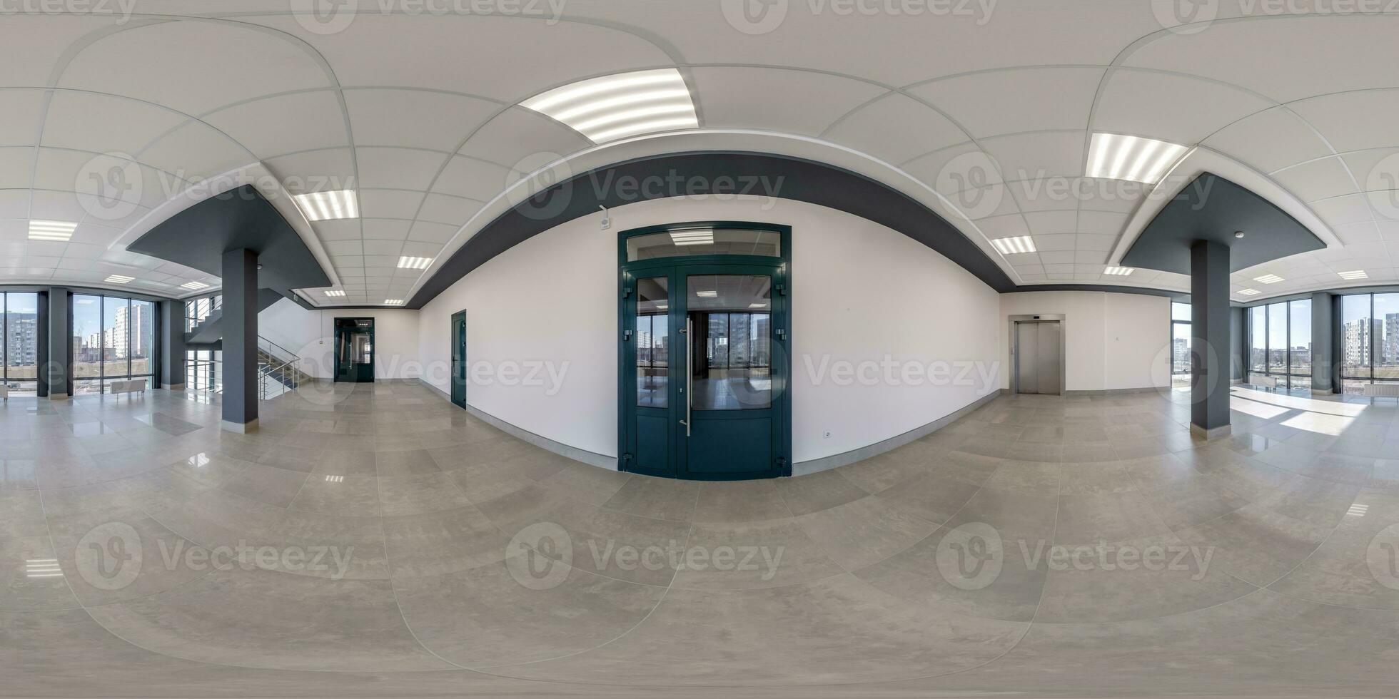 full sömlös sfärisk hdri 360 panorama se i tömma modern hall med kolumner, dörrar och panorama- fönster i likriktad utsprång, redo för ar vr innehåll foto