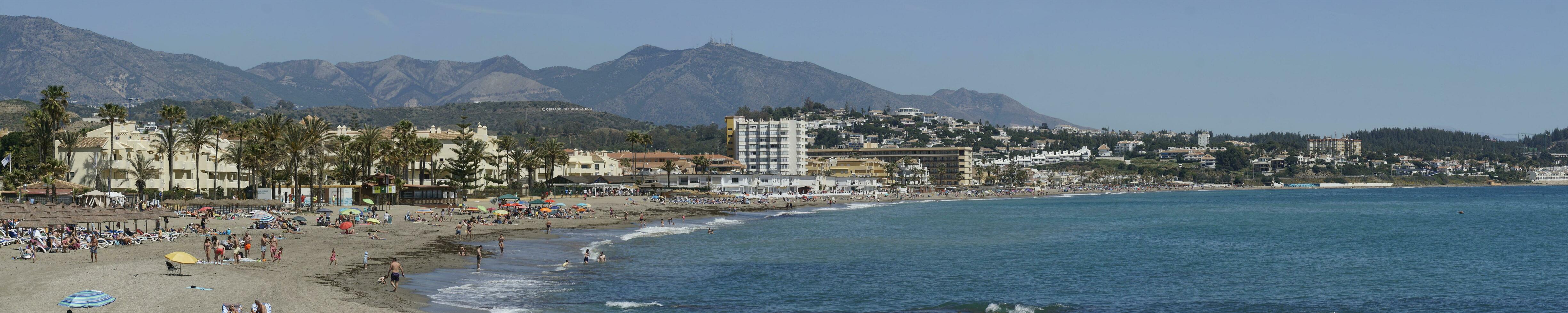 2023.04.08 - spanien, andalusien, cala de mijas - panorama- se av hav Strand och strand foto