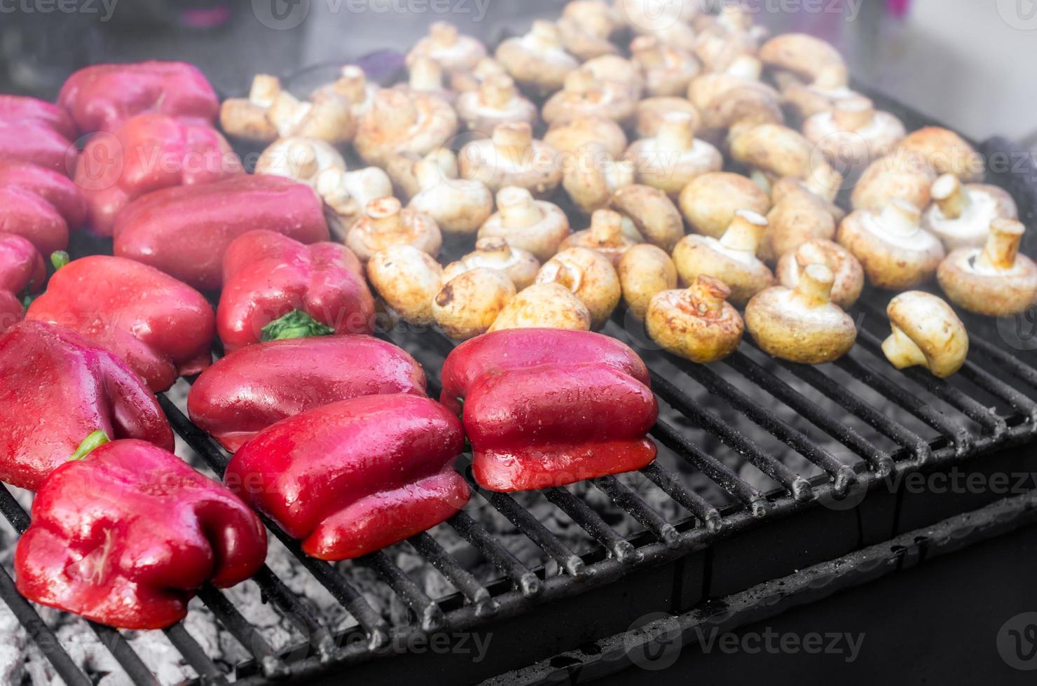 grillad röd paprika och svamp foto