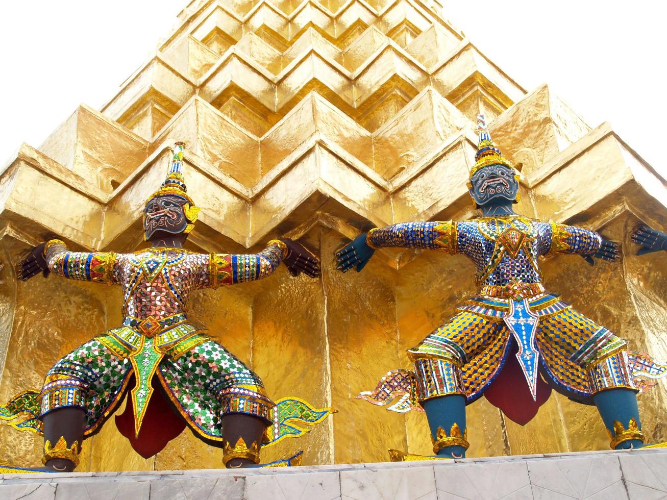 wat phra kaew tempel i bangkok, thailand foto