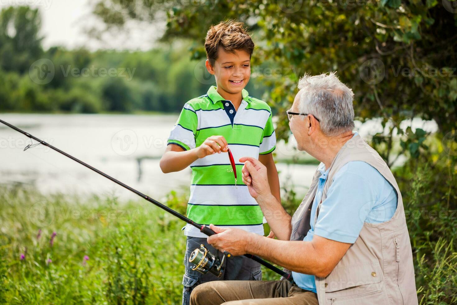 en farfar och hans brorson fiske foto