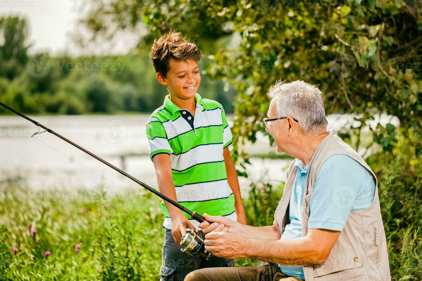 en farfar och hans brorson fiske foto