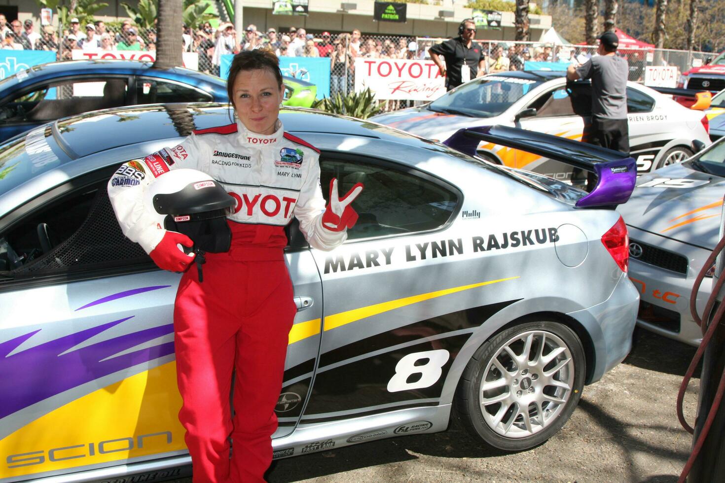 mary lynn rajskub med henne bil på de Toyota proceleb kvalificering dag på april 17 2009 på de lång strand stor prix kurs i lång strand kalifornien 2009 kathy hutchins hutchins Foto