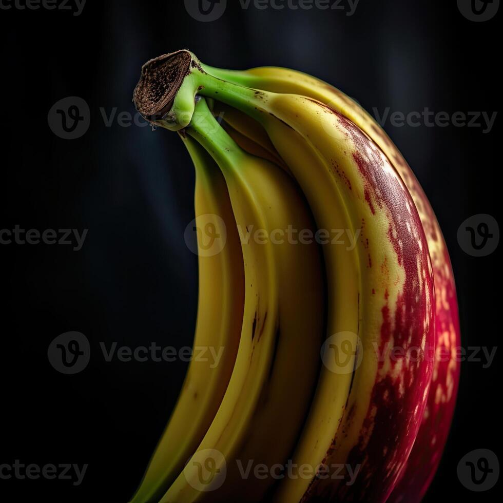 slående fotografi av röd och gul mogen banan knippa Utsmyckad på mörk bakgrund, generativ ai. foto