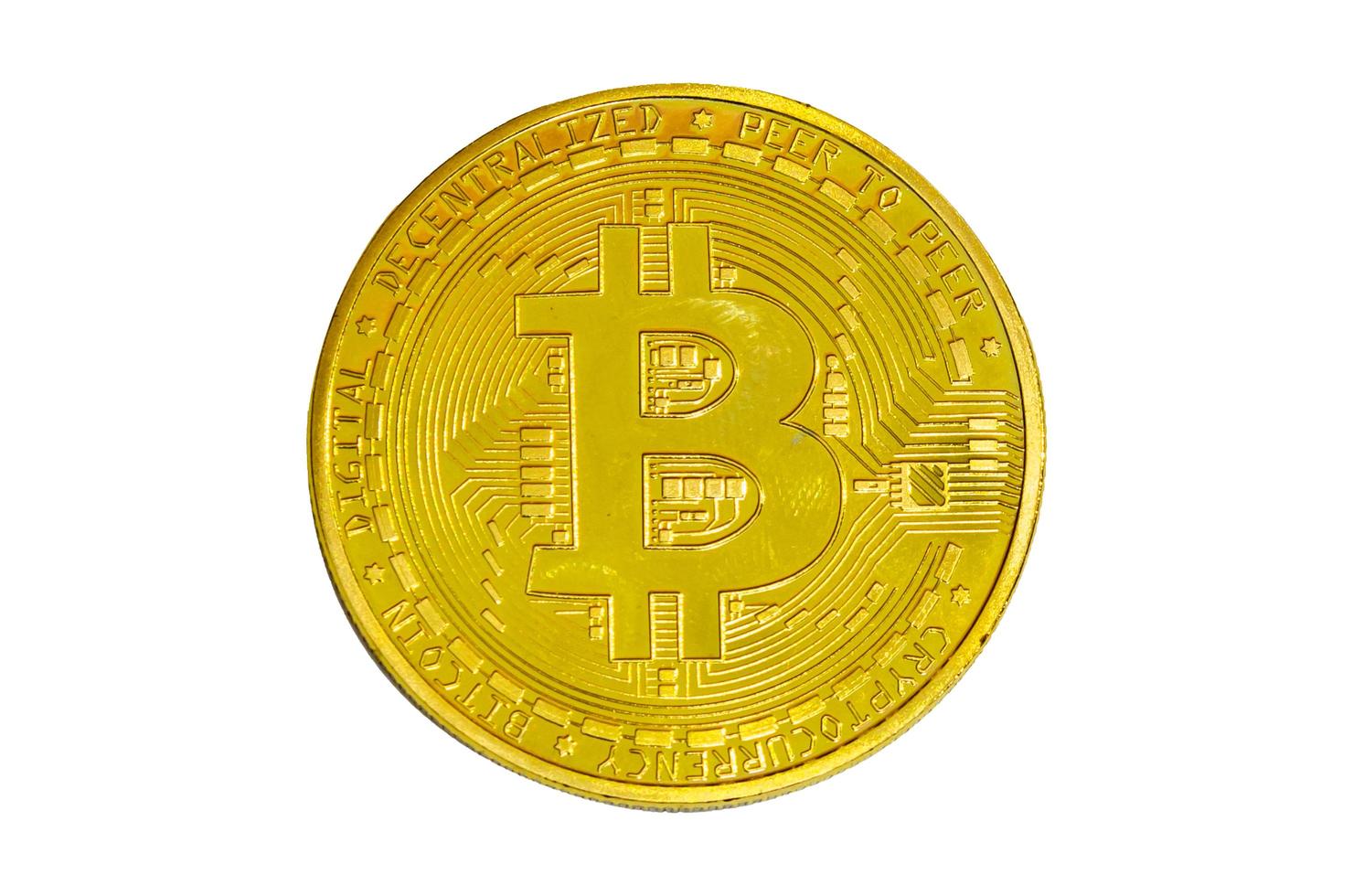 bitcoin isolerad på vit bakgrund. klippvägar foto