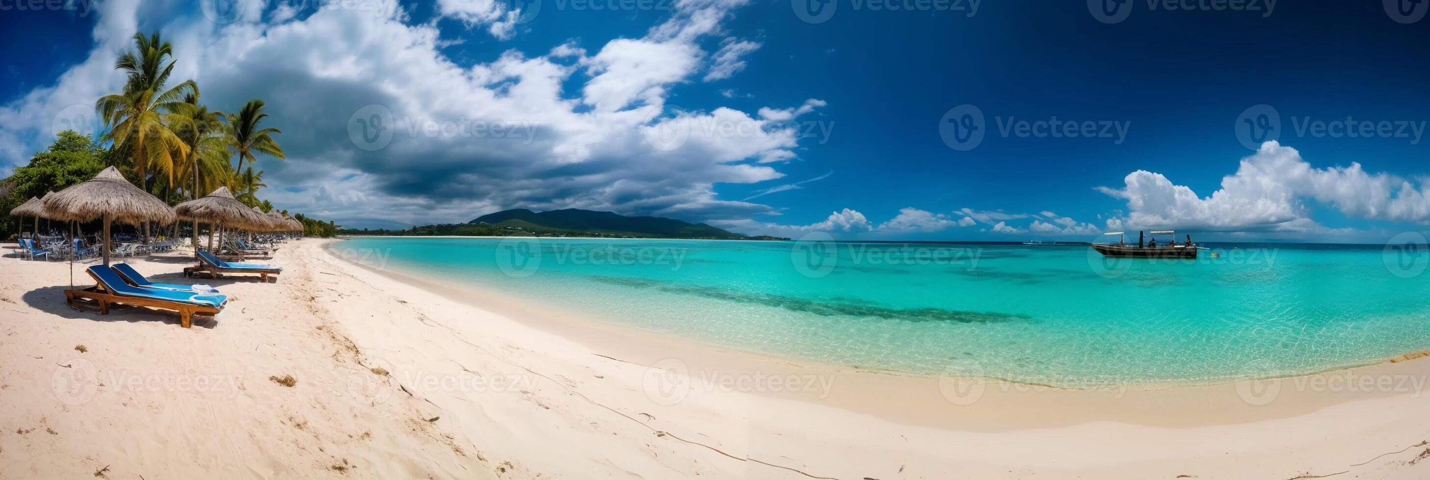 skön strand med vit sand, turkos hav och blå himmel med moln på solig dag. sommar tropisk landskap med grön handflatan träd och sugrör paraplyer med tömma kopia Plats. ai generativ foto