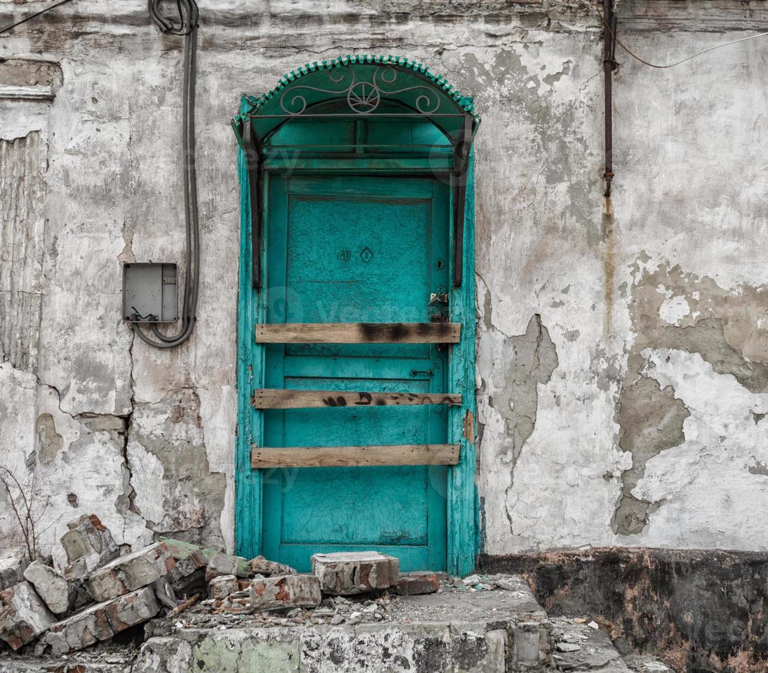 övergiven hus i Ukraina, Donbass Donetsk foto