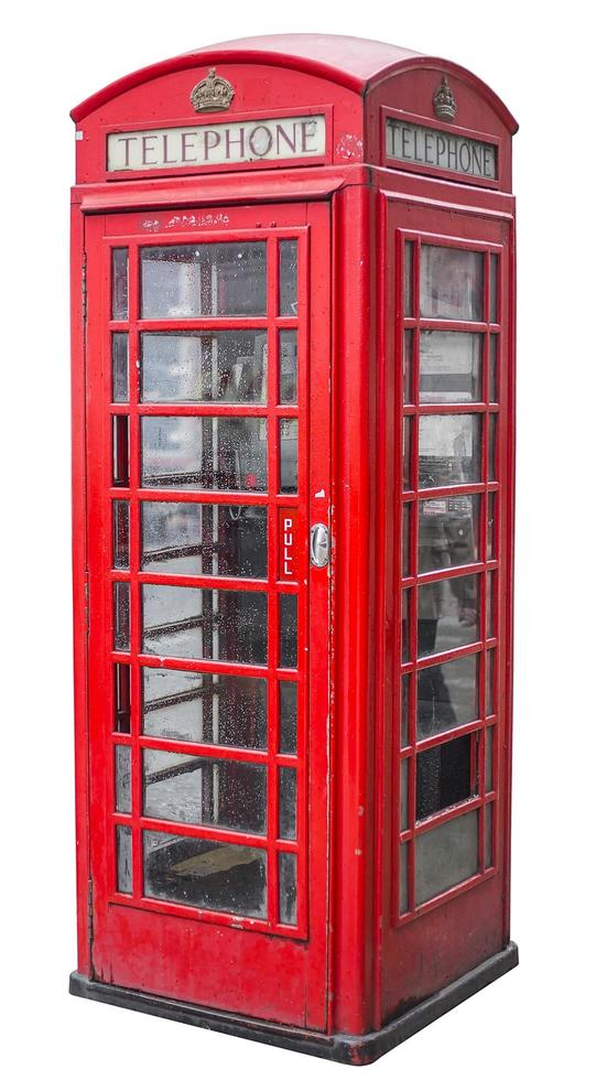 typisk röd brittisk telefonbås som isoleras på vitt foto