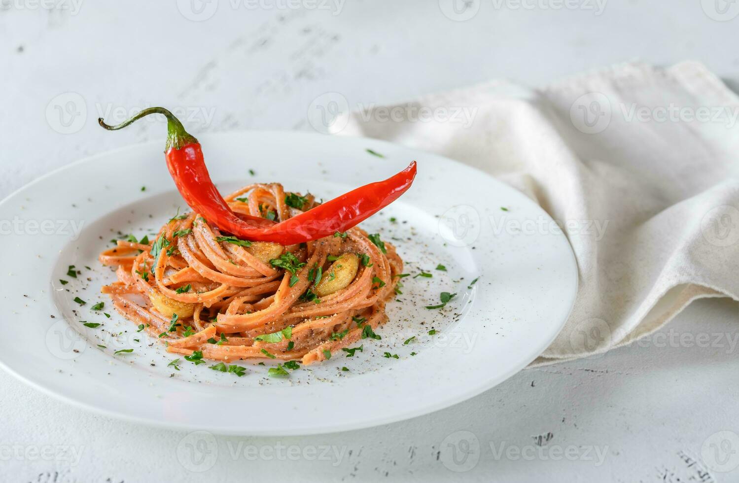 pasta aglio, olio och peperoncino foto