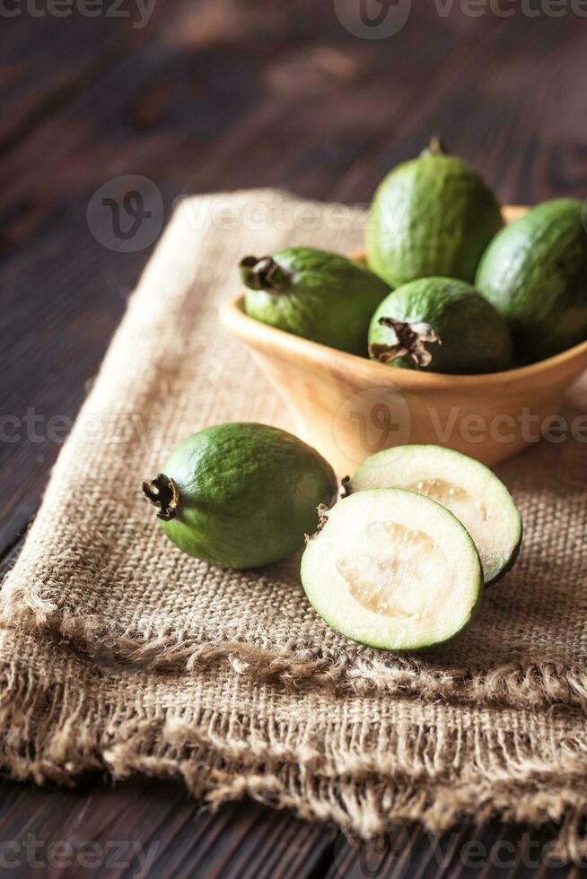 skål av feijoa frukt foto