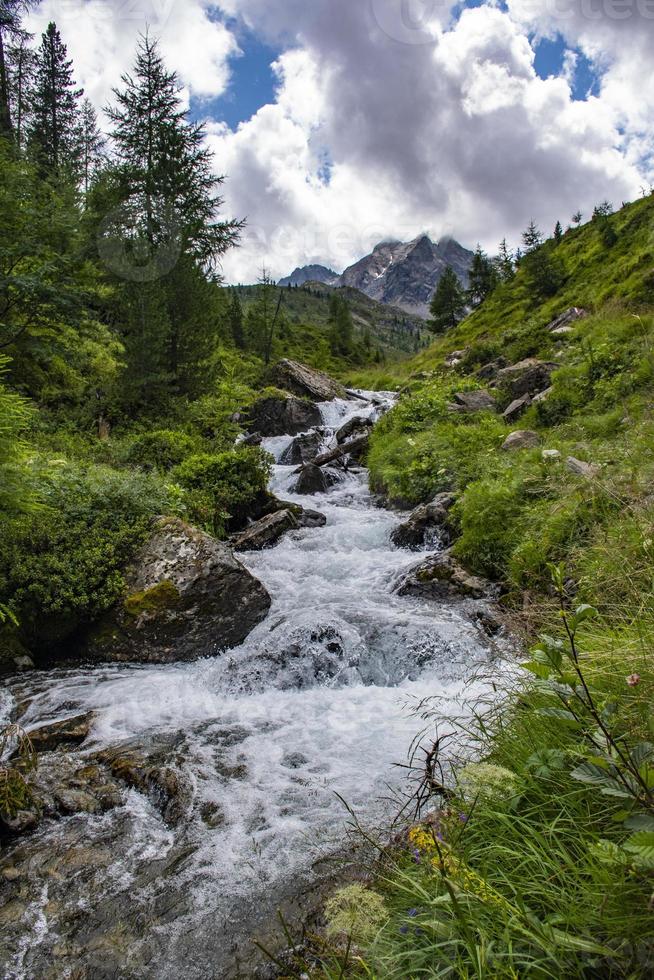 landskap i alperna i Sydtyrolen foto
