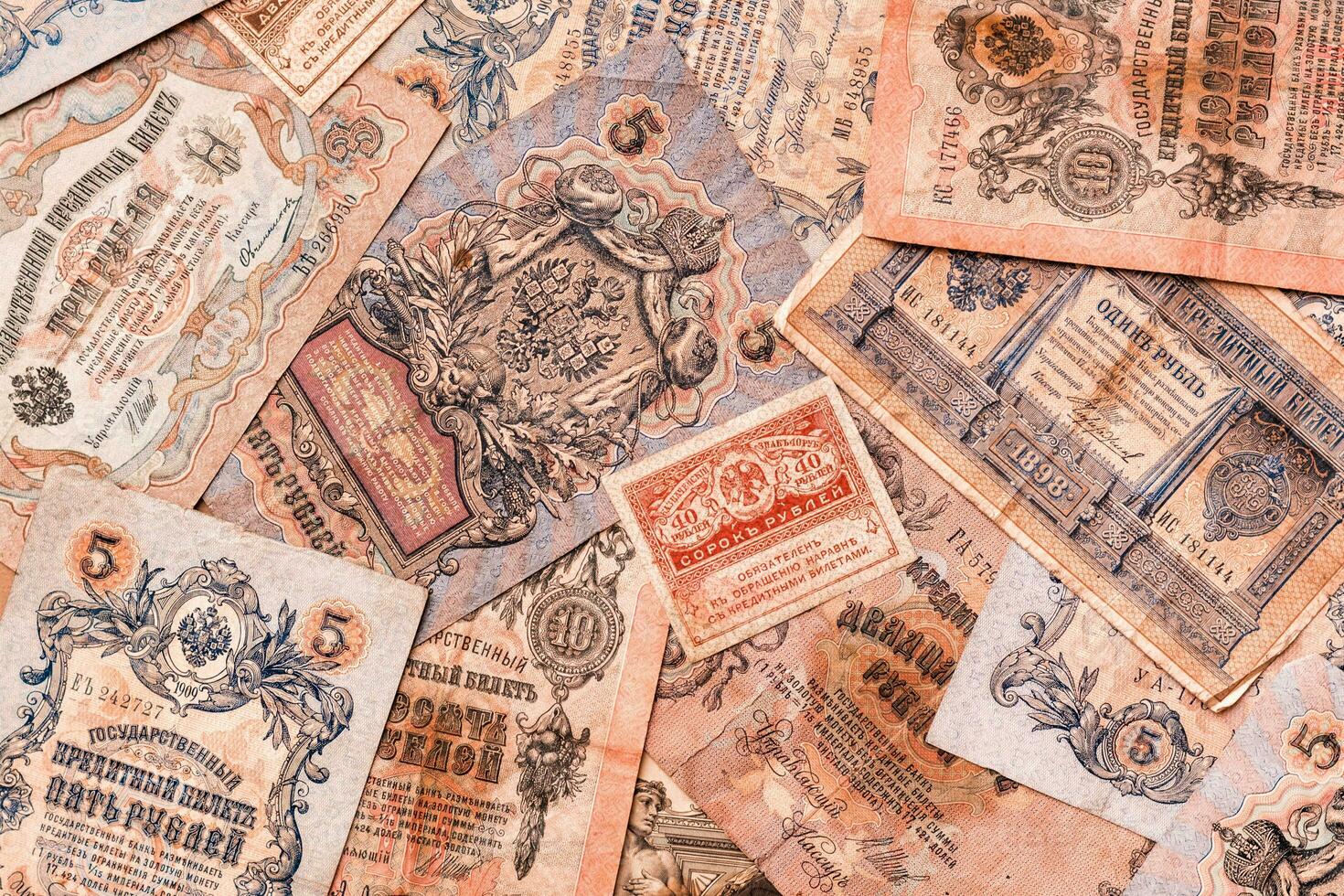 kaotiskt spridd gammal bärs rubel sedlar av kunglig Ryssland. topp se foto