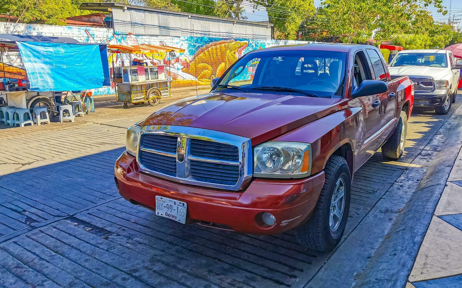 puerto escondido oaxaca mexico 2023 mexikansk klassisk plocka upp lastbil bil 4x4 av vägen fordon Mexiko. foto