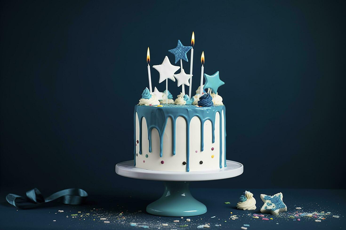 vit födelsedag droppa kaka med kricka ganache, stjärna toppers och roligt ljus över mörk blå bakgrund, generera ai foto