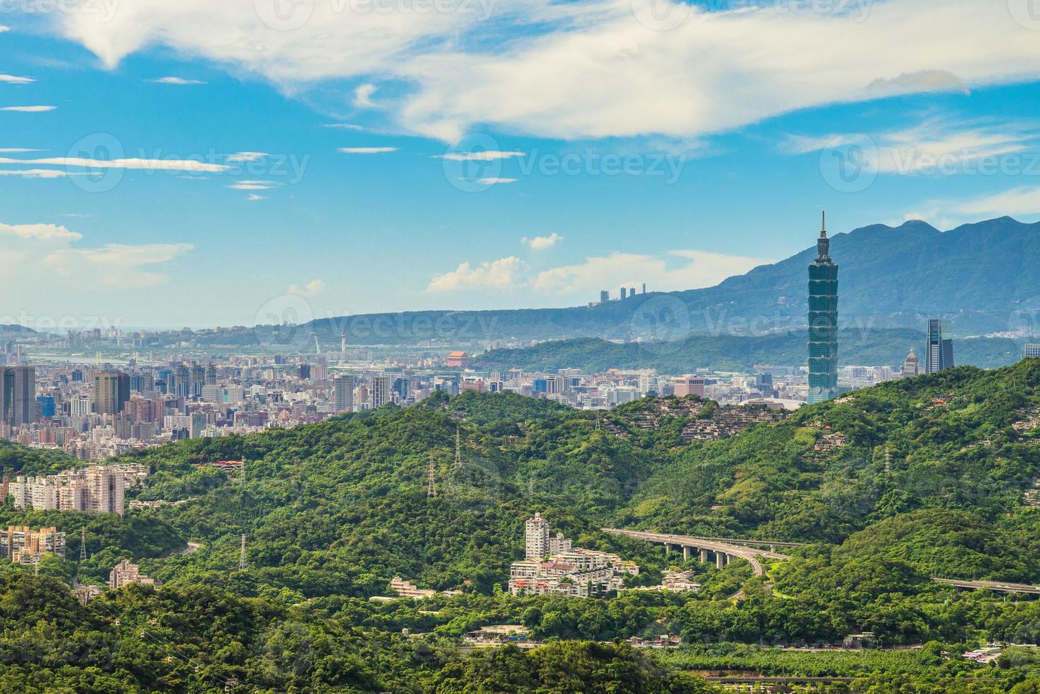 panoramautsikt över Taipei stad i Taiwan foto